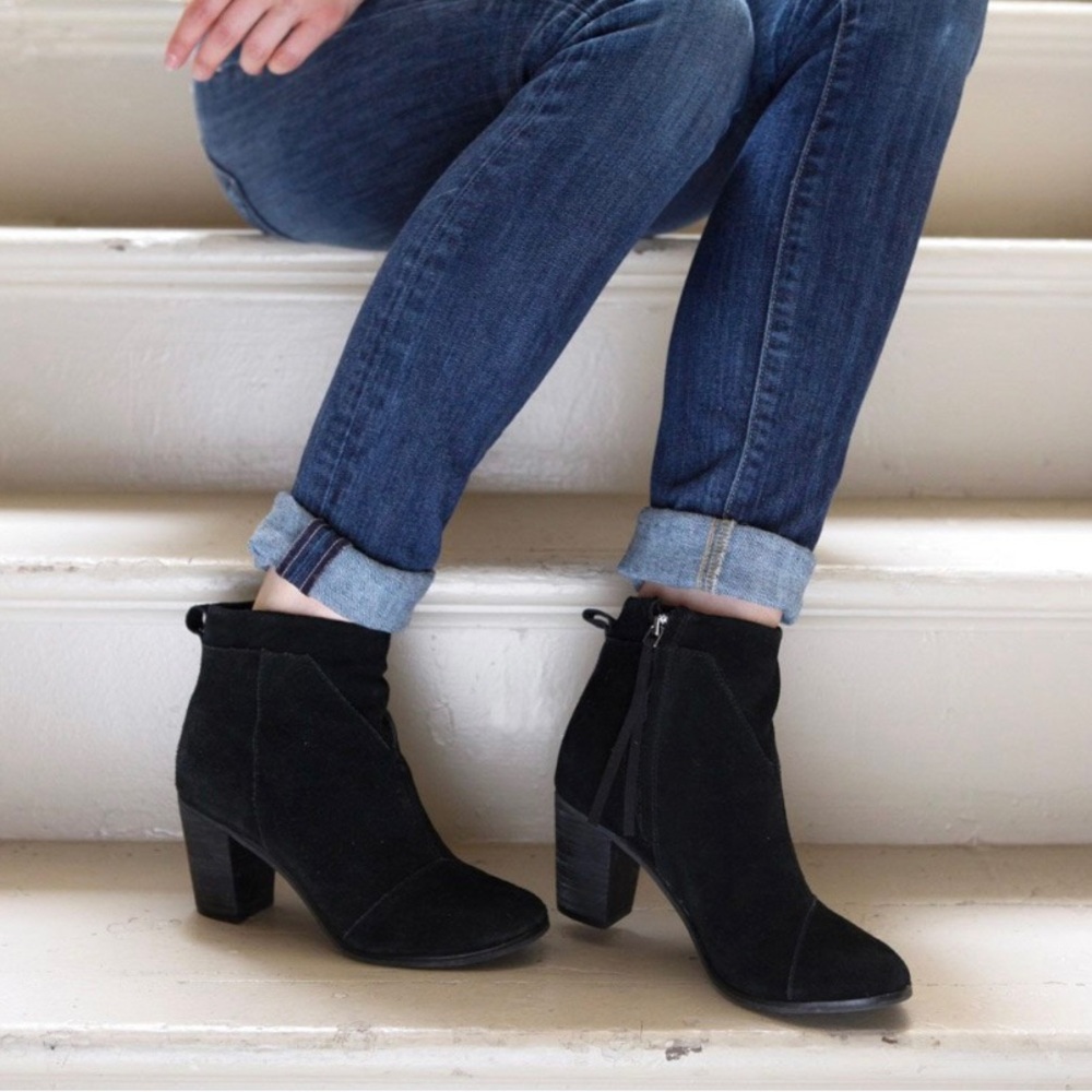 Toms Black Ankle Boots with Chunky Heel and Rounded Toe